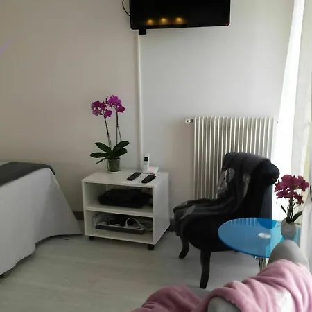 Apartment Brand New Super Center